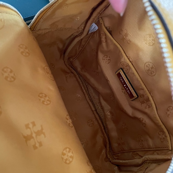 New Tory Burch thia mini backpack 🎉 - Picture 5 of 6